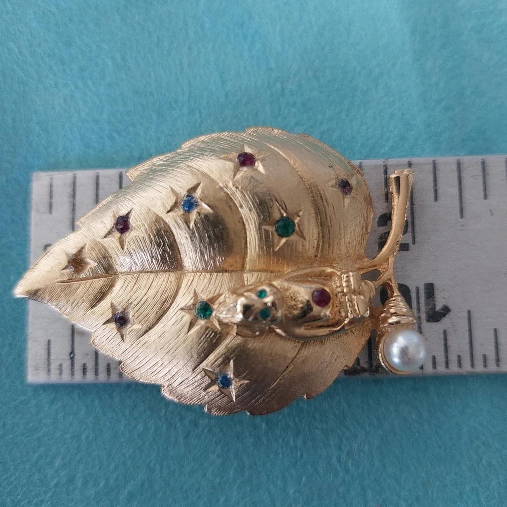 Monkey Figurine Gold-tone Leaf Brooch, Rhinestone Accents & Faux Pearl, Estate